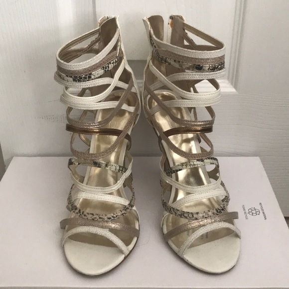 Size 8 peep toe shoes from Aldo. - Picture 2 of 3